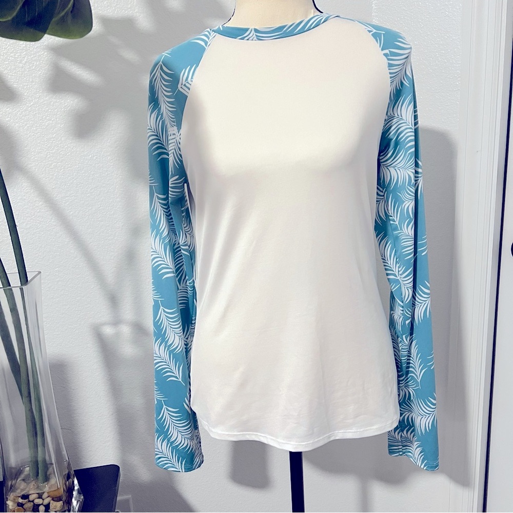 The American‎ Outdoorsman Womens Long Sleeve Crew